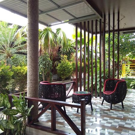 Lawaka Hotel Ampana Kültér fotó