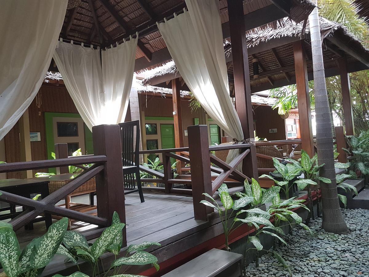 Lawaka Hotel Ampana Kültér fotó