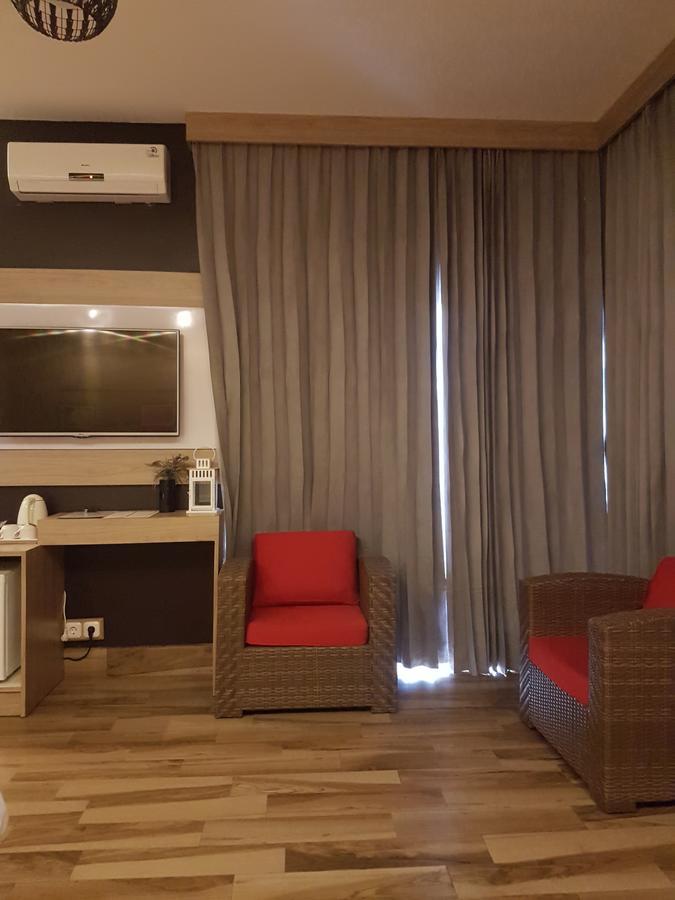 Lawaka Hotel Ampana Kültér fotó