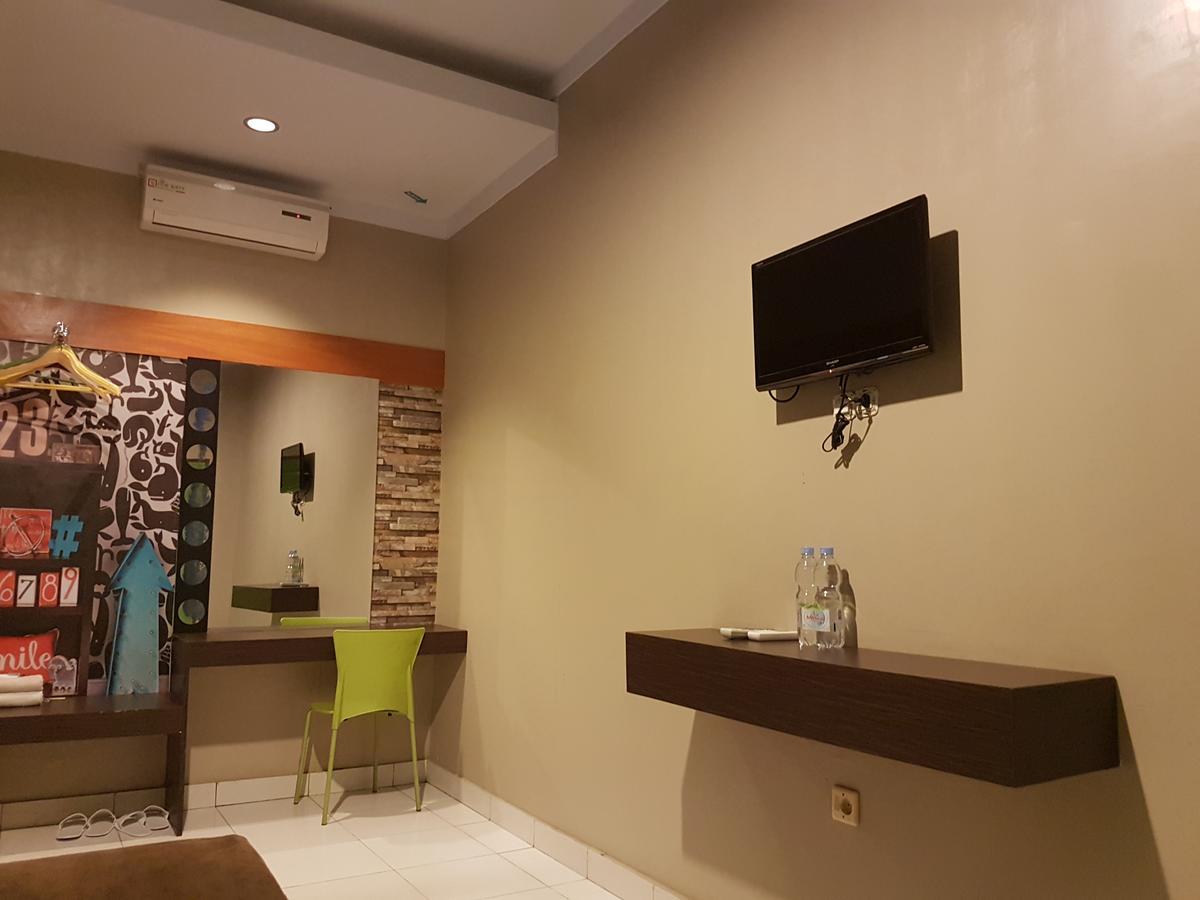 Lawaka Hotel Ampana Kültér fotó