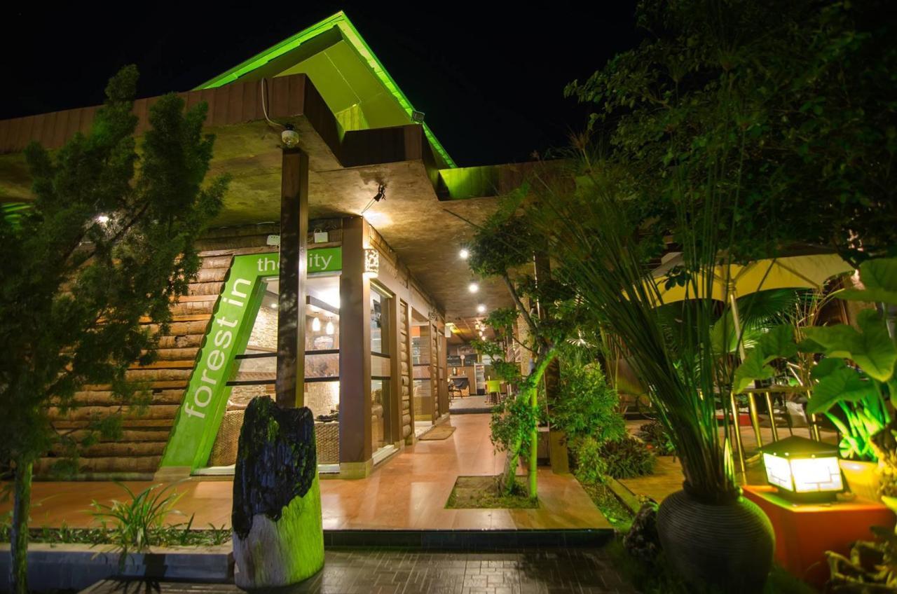 Lawaka Hotel Ampana Kültér fotó