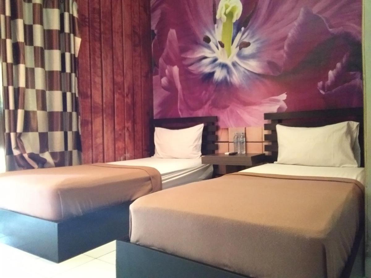 Lawaka Hotel Ampana Kültér fotó